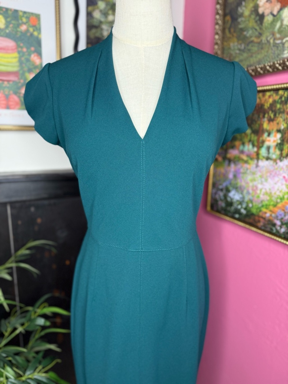 NEW Betsey Johnson V-Neck Sheath Dress Emerald Green Sz 4 - Picture 3 of 12